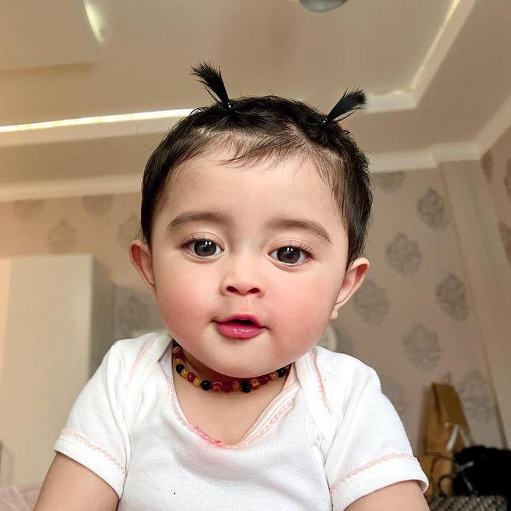 <p>Baby Guzel juga sudah memiliki akun Instagram pribadi nih, Bunda. Kini, pengikutnya sudah lebih dari 131 ribu. (Foto: Instagram: @guzelimalisyakieb)</p>