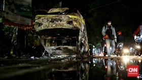 Belasan Mobil Hancur dan Gosong di Tragedi Kanjuruhan