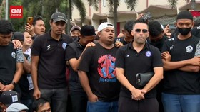 Javier Roca: Polisi Tembak Gas Air Mata, Orang-orang Panik