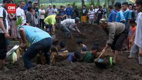 VIDEO: Kesaksian Aremania Kehilangan 2 Sahabat Saat Tragedi Kajuruhan