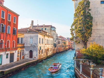 7 Tempat Paling Romantis di Dunia, Ajak Suami Honeymoon Lagi Bun