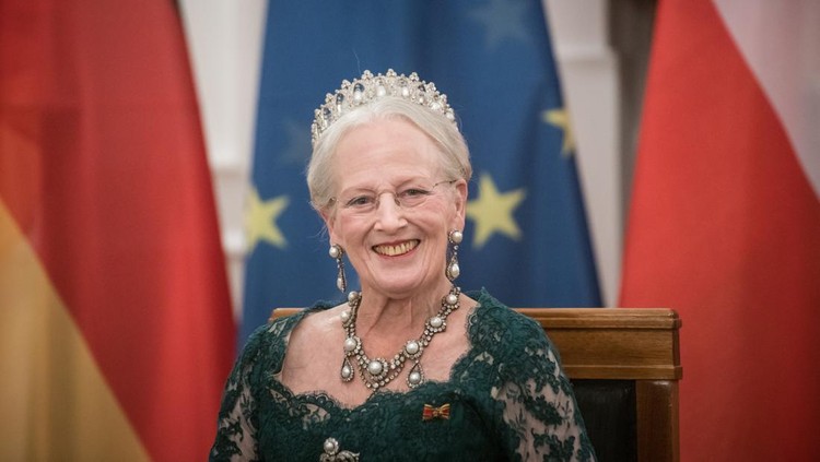 BERLIN, GERMANY - NOVEMBER 10: Queen Margrethe II of Denmark attends in a state banquet in Bellevue Palace on November 10, 2021 in Berlin, Germany. The Danish queen and her son are conducting a state visit to Germany, including the country's federal capital, Berlin, and that of its largest state, Munich, from November 10-13. Denmark and Germany are neighboring countries and close partners politically, historically, economically and culturally. (Photo by Steffi Loos/Getty Images)