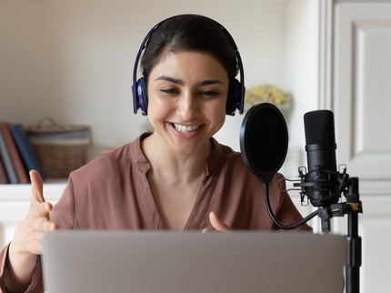 5 Pekerjaan yang Cocok untuk Zodiak Libra: Influencer hingga Guru