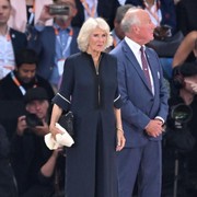 Nggak Kalah dengan Kate Middleton, Camilla Juga Sering Pakai Ulang Busana yang Sama