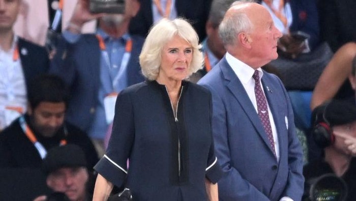 Nggak Kalah dengan Kate Middleton, Camilla Juga Sering Pakai Ulang Busana yang Sama