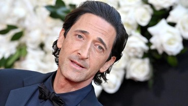 img-title Penonton Cuma Sanggup 20 Menit Lihat Film 'Blonde', Adrien Brody Puji Sutradara