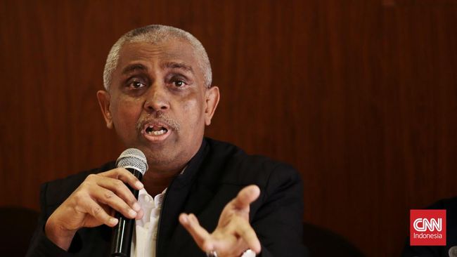 Laporan PSSI ke FIFA: Ini Perbuatan Oknum, Bukan Pemerintah Indonesia Komite Wasit PSSI yang juga Ketua Asprov PSSI Jatim, Ahmad Riyadh mengatakan federasi telah berkomunikasi dengan FIFA dan AFC soal Tragedi Kanjuruhan.