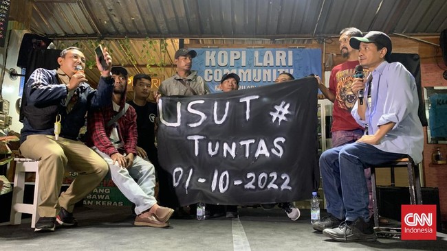 Informasi soal pengusutan tragedi Kanjuruhan menjadi berita terpopuler di kanal olahraga CNNIndonesia.com selama 24 jam terakhir.