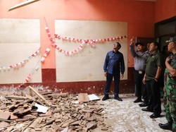 Atap SDN 1 Bunisari Garut Ambruk, Empat Siswa Tertimpa Material