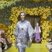 Koleksi Ayu Dyah Andari x Batik Trusmi, Hadirkan Gaya Modest Bernuansa Romantis