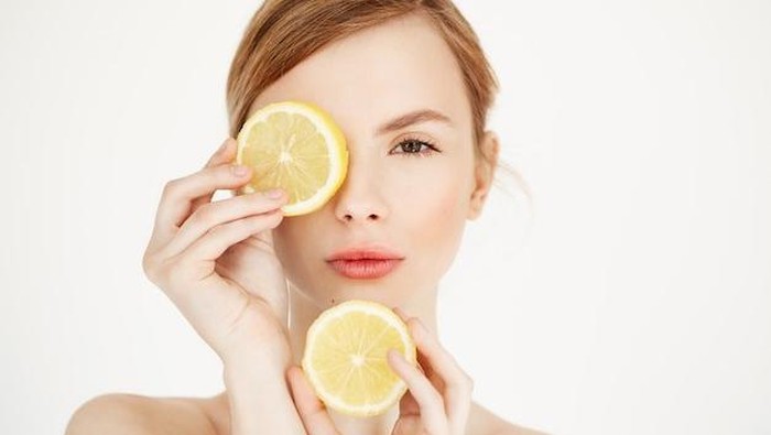 6 Jenis Buah yang Ternyata Dapat Membantu Mencerahkan Kulit Alami, Cek Termasuk Favoritmu? 6 Jenis Buah yang Ternyata Dapat Membantu Mencerahkan Kulit Alami, Cek Termasuk Favoritmu?