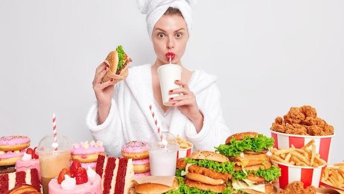 5 Dampak Buruk Konsumsi Junk Food untuk Perempuan, Termasuk Dapat Mengganggu Kesuburan?
