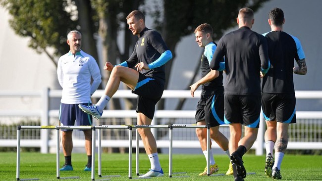 Inter Milan akan menjamu Barcelona dalam laga Liga Champions di Giuseppe Meazza, Rabu (5/10) dini hari WIB. Inter sedang dalam kondisi buruk jelang laga ini.