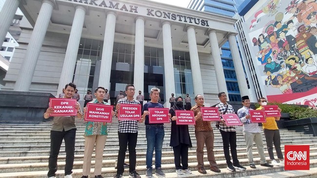 Koalisi Sipil menilai pencopotan Aswanto sebagai hakim MK melanggar konstitusi dan undang-undang. Anggota dewan menunjukkan sikap arogan dan sewenang-wenang.