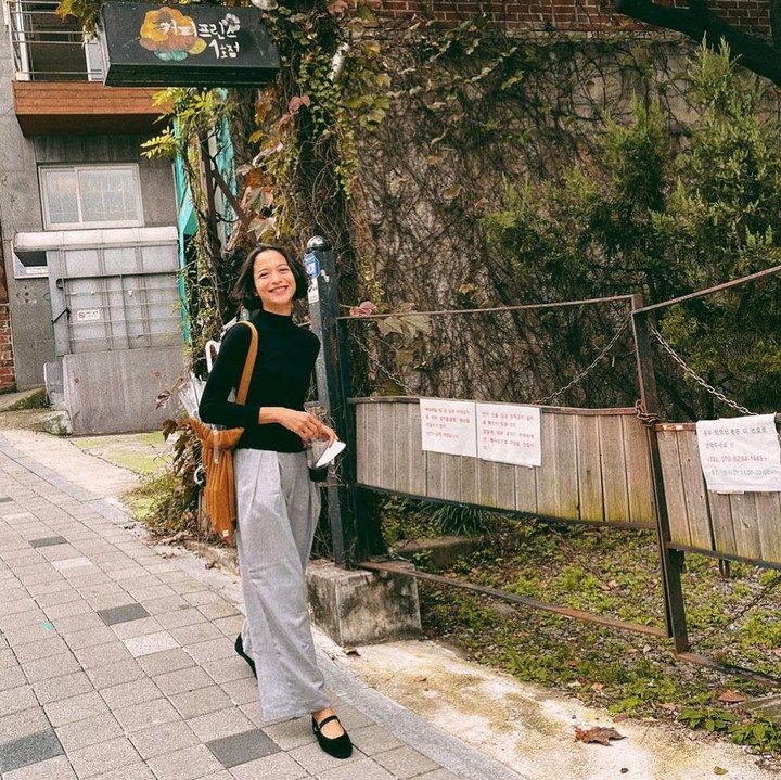 <p>Putri Marino tengah asyik berlibur ke luar negeri. Aktris asal Denpasar ini diketahui sedang mengunjungi Korea Selatan, Bunda. (Foto: Instagram @putrimarino)</p>