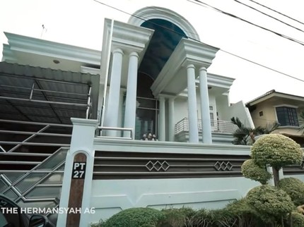 7 Potret Rumah Mewah Inul Daratista  di Pondok Indah, Ada Kolam Renang Indoor