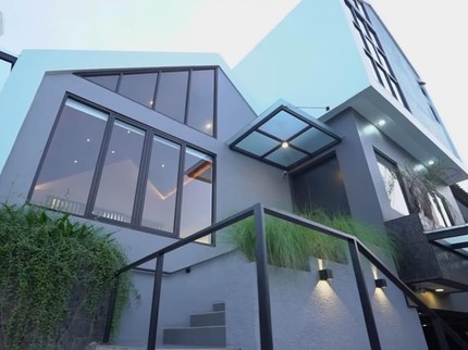 7 Potret Rumah Surya Insomnia, Minimalis dan Serba Canggih