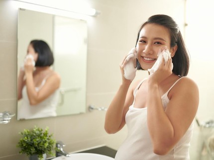 Ibu Hamil Jerawatan, Bolehkah Pakai Sabun Wajah Anti Acne?
