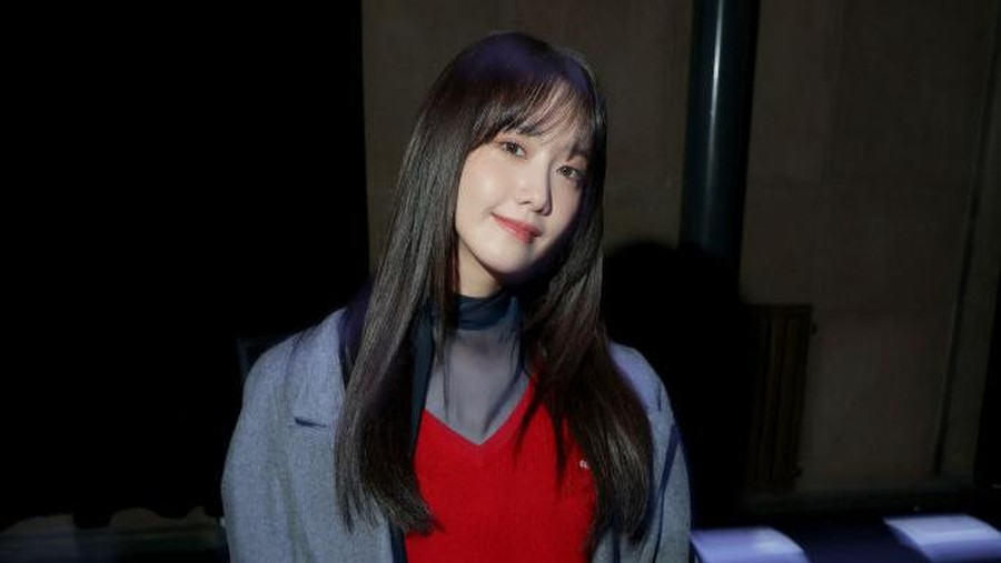 PARIS, FRANCE - OCTOBER 04: Yoona Lim attends the Miu Miu Womenswear S/S 2023 show as part of Paris Fashion Week at Palais d'Iena on October 04, 2022 in Paris, France. (Photo by Victor Boyko/Getty Images for Miu Miu)