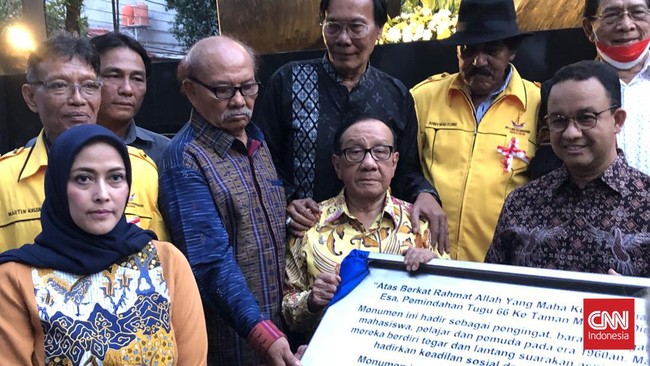 Ketua Dewan Kehormatan Golkar Akbar Tanjung mengaku bangga Gubernur DKI Anies Baswedan menjadi salah satu kandidat capres 2024.
