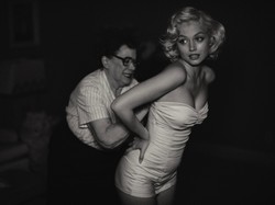 Ana de Armas Bertaruh Karier Perankan Marilyn Monroe di Blonde