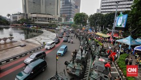 Deretan Kendaraan Tempur Hiasi HUT TNI ke-77