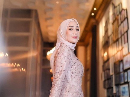 Penampilan Istri Andre Taulany Jadi Sorotan, Bikin Pangling Saat Ultah ke-37