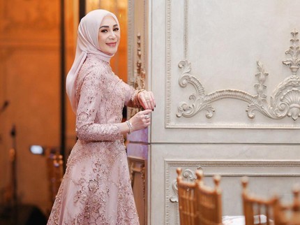 7 Potret Ultah Istri Andre Taulany Ke-37, Tubuh Rampingnya Jadi Sorotan