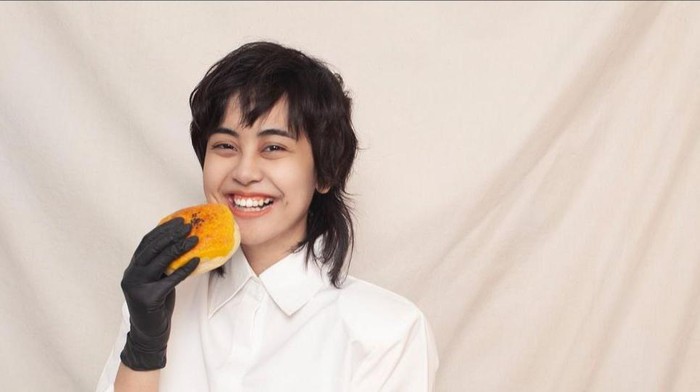 Gaya Rambut Baru, Evita Nuh Tampil Beda dengan Mullet Hair