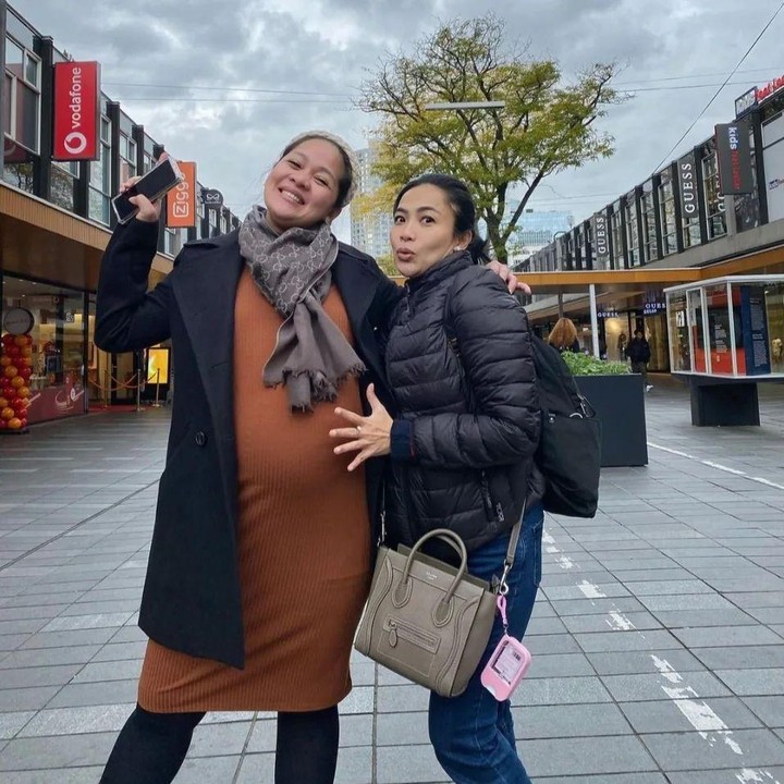 <p>Dalam unggahannya, Gracia dan Ferina Rose terlihat sangat senang dapat bisa bertemu. "Setelah 1.5 tahun pindah ke Belanda, bumil sehappy itu dapet kabar kalo ibu @fenirose en @_audi.kh_ bakal ke Belanda .. wuhuuu excited parah ... pengen nunjukin secara live perut besarku ini dengan segala doa2nya ..," ungkap Gracia. (Foto: Instagram: @graciaz14)<br /><br /><br /></p>