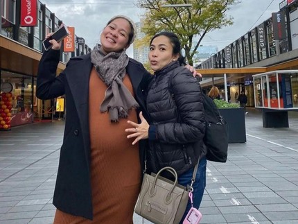 Hamil Anak Pertama, Intip 7 Potret Bahagia Gracia Indri Dikunjungi Feni Rose di Belanda