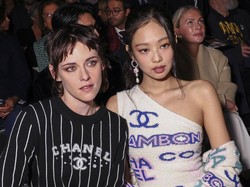 Momen Reuni Jennie BLACKPINK dan Kristen Stewart di Paris Fashion Week