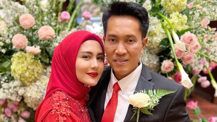 Juliana Moechtar dan suami, Letkol Inf Nur Wahyudi