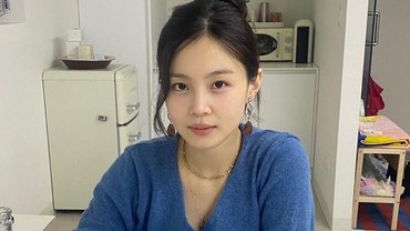 Wajah Polos Lee Hi yang Disebut Mirip Song Hye Kyo