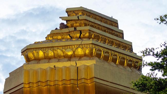 Sebuah pagoda yang diprediksi berusia 500 tahun di Thailang kini bakal menjalani proses perbaikan akibat sempat ambruk akibat hujan deras.