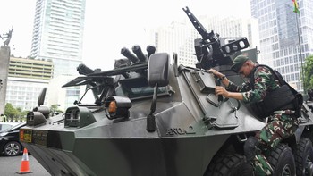 FOTO: Konvoi Kendaraan Tempur Sambut HUT TNI ke-77