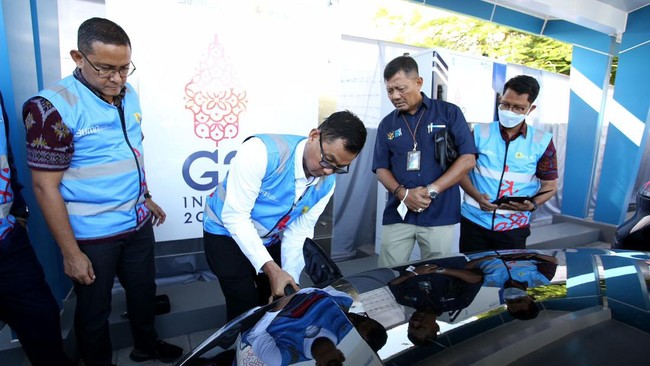 PLN menyiapkan 66 Stasiun Pengisian Kendaraan Listrik Umum (SPKLU) untuk mendukung operasional kendaraan listrik yang akan digunakan dalam puncak G20 di Bali.