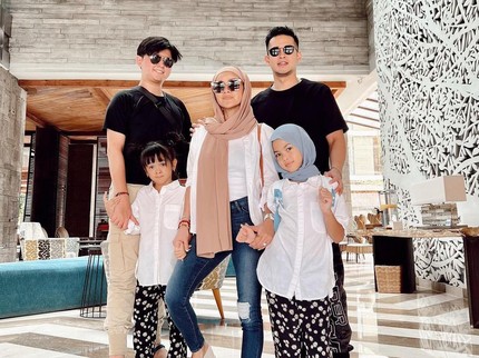 5 Potret Olla Ramlan Liburan ke Bali Bareng Eks Suami, Netizen: Bahagia Selalu