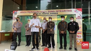 Jokowi: FIFA Siap Bantu Perbaiki Sepak Bola Indonesia