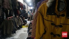 Polda Jabar Sita 200 Bal Pakaian bekas Impor dari Gudang di Gedebage
