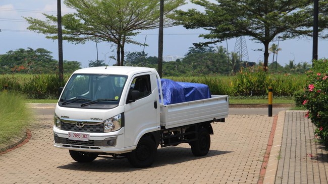 Tata Motors Distribusi Indonesia (TMDI) mengumumkan pikap baru Intra V20 yang sudah menggendong mesin Euro 4.