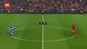 VIDEO: Laga Liga Champions Diawali Hening Cipta Tragedi Kanjuruhan