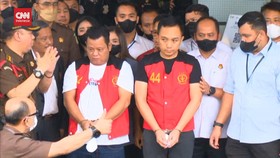 VIDEO: Momen Kuat Maruf Dkk Kembali Ke Rutan Bareskrim Polri