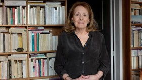 Annie Ernaux Raih Nobel Sastra 2022, Sisihkan Salman Rushdie