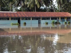 Banjir di Polewali Mandar: 2 SD Ikut Terendam, Siswa-siswa Diliburkan