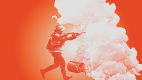 EDUSPORTS: Kenapa FIFA Larang Gas Air Mata di Stadion?