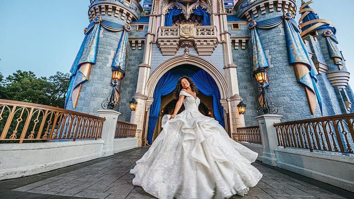 Mau Pernikahan Ala Disney Princess? Simak Inspirasi Gaun Pengantin Berikut Yuk!
