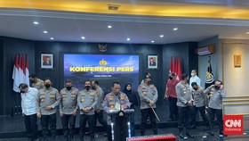 3 Polisi Tersangka Kanjuruhan, 2 Beri Komando Tembakkan Gas Air Mata