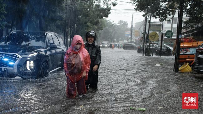 10 Ruas Jalan DKI yang Terendam Banjir Sudah Surut dan Bisa Dilewati