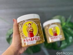 Renyah dan Gurihnya Akar Kelapa dan Kue Bawang Mama Fuji